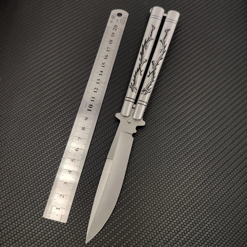 Baratos Cuchillo plegable de acero inoxidable mariposa dragón patrón mango entrenamiento mariposa en cuchillo sin borde herramienta mate juguete para hacer ejercicio