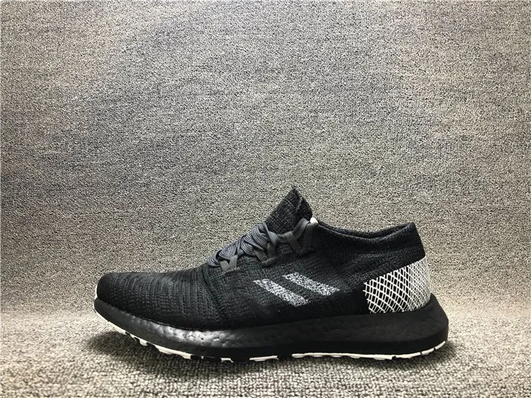 Online Freies Triple Schwarz Weiß Blau grau laufschuhe für männer und frauen Hohe Qualität Weiß und Schwarz Sport Schuhe größe 35 45