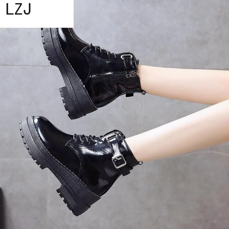 LZJ г., женские ботильоны на плоской платформе весенние ботинки из лакированной кожи черная обувь на толстой резиновой подошве со шнуровкой модные вечерние ботинки на толстом каблуке