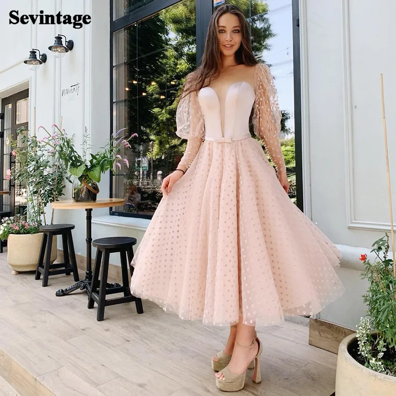 

Sevintage Blush Prom Dresses 2020 Long Sleeves O-Neck Dots Tulle Evening Dresses Tea-Length Short A-Line Buttons Formal Gowns