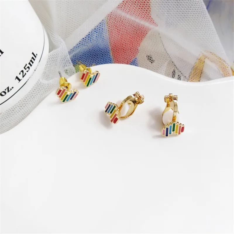 Серьги в радужную полоску для подруг маленькие модные украшения ушей подарок