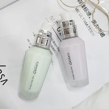 

Gella's balanced blend of light and light moisturizer, oil control and smooth pores