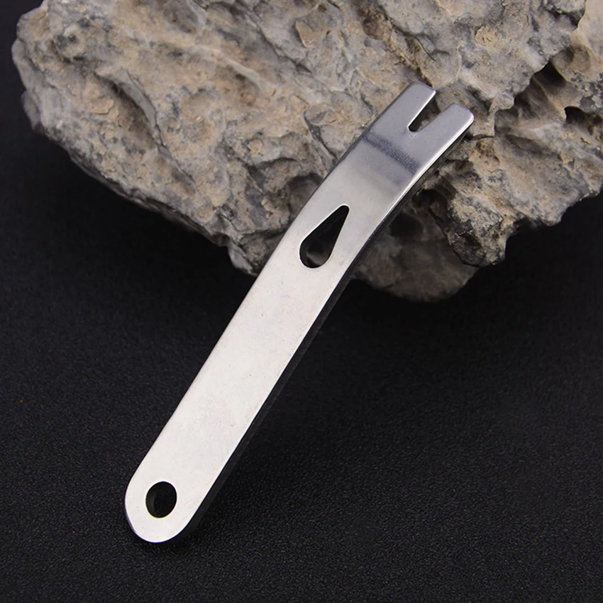 Description Picture 6 of itemOutdoor Crank Crowbars Pry Bar Stainless Steel Multi-function Pocket EDC Mini Survival Tools Keychain Opener Scraper