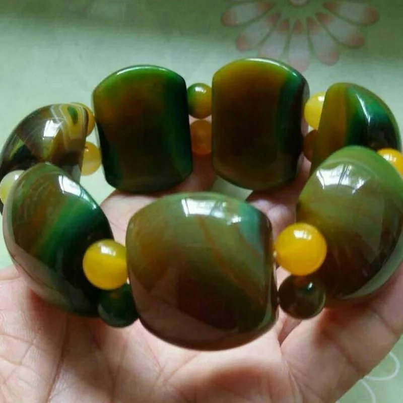 Men's Modern Simple Bracelet in Natural Yellow-Green Agate Flower Design