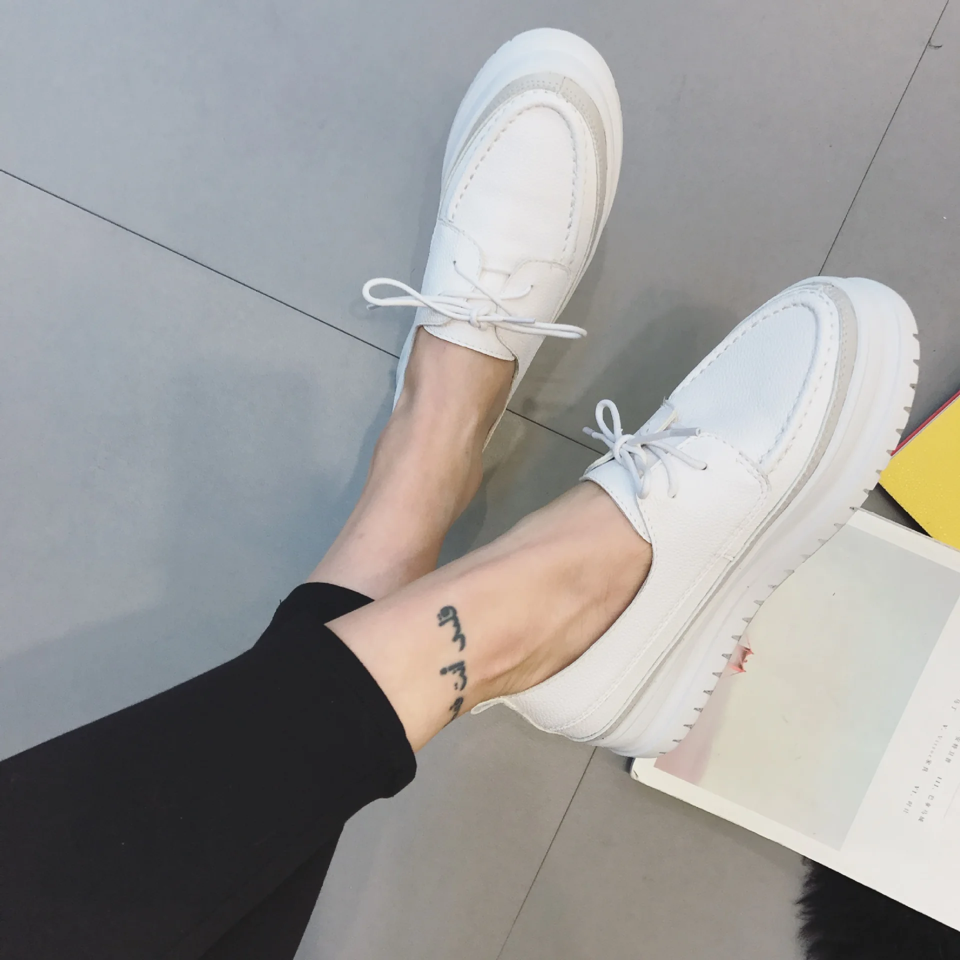 

2018 Autumn Korean-style New Style Bandage Cloth Thick Bottomed White Shoes Fashion Casual Running Shoes WOMEN'S Shoes