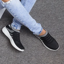 Женские кроссовки без шнуровки; дышащая прогулочная обувь из сетчатого материала; коллекция года; сезон весна-осень; повседневные женские кроссовки; удобная женская обувь; D30