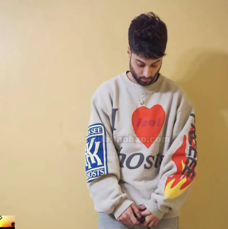 

Kanye University T concert limited love letter foam print coconut style flame plus velvet head round collared g