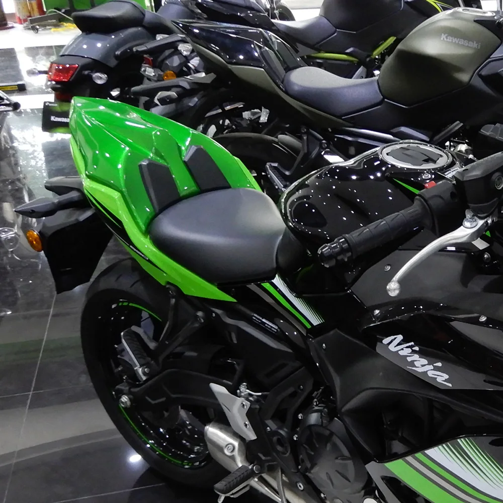 Крышки заднего сиденья мотоцикла Капот для Kawasaki Z650 Z 650 задние капота полный обтекатель цвета: зеленый, черный