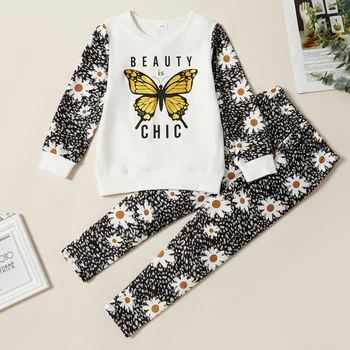 

PatPat New Autumn and Winter Beautiful Button Daisy Allover Print Sweatshirt and Pants Set Home Wear Kids Clothing
