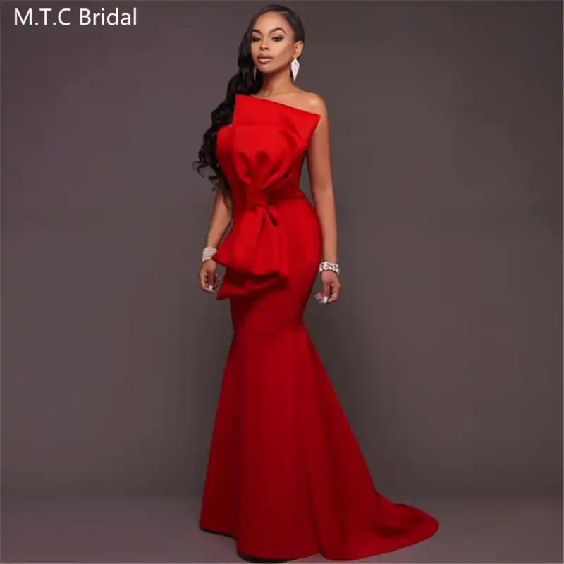 pretty lavish champagne dress LONG WITH BACK EMBELLISHMENT Friends are forever Ladivine CD243 Size 24 Rental Period:3 Days delete