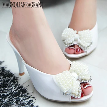 

2020 Summer shoes women New Fine With fashion Wild pearl Bows Wearing High-heeled Sandals And Slippers Women flip flop hy618