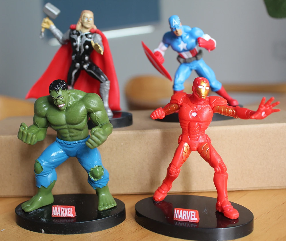 mini superhero figures for cakes