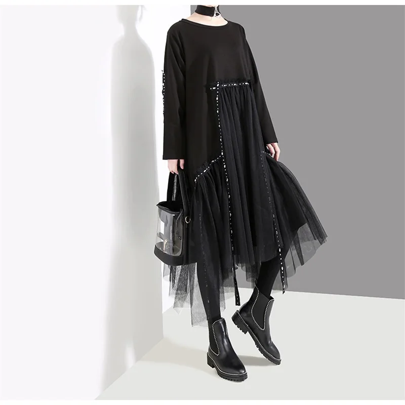 black loose dress with sleeves