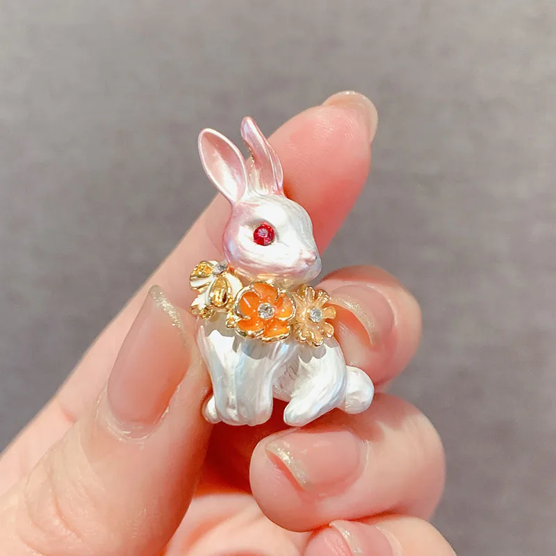 Cubic Zirconia Rabbit Brooch Pin,Vintage Charming Rhinestone