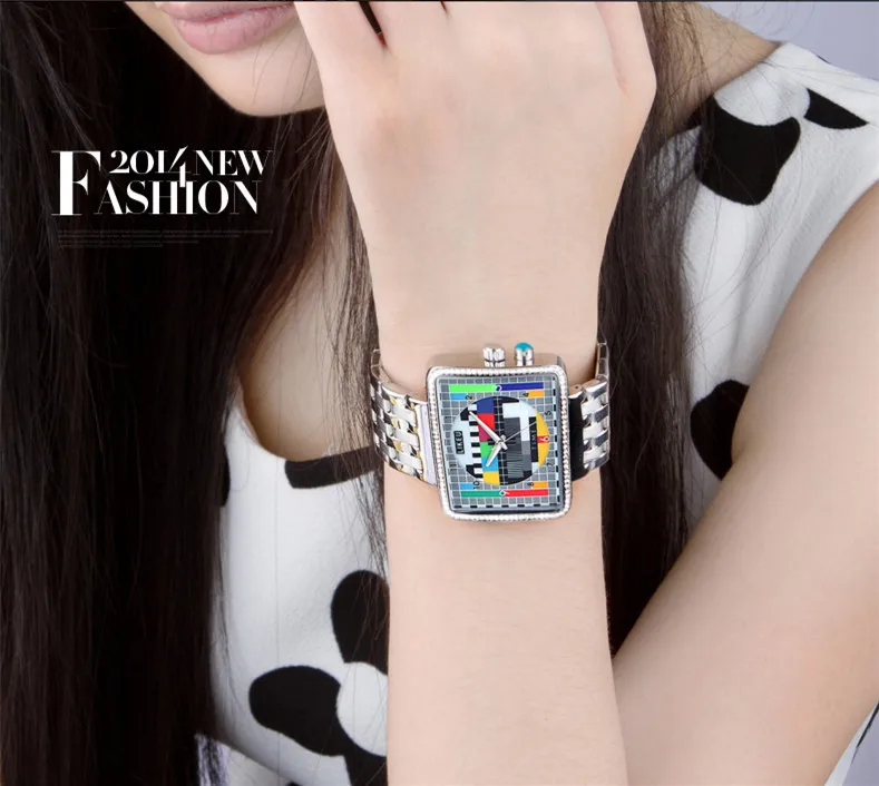 2021 new TV watch male and female luminous creative personality female watch student fashion electronic quartz watch