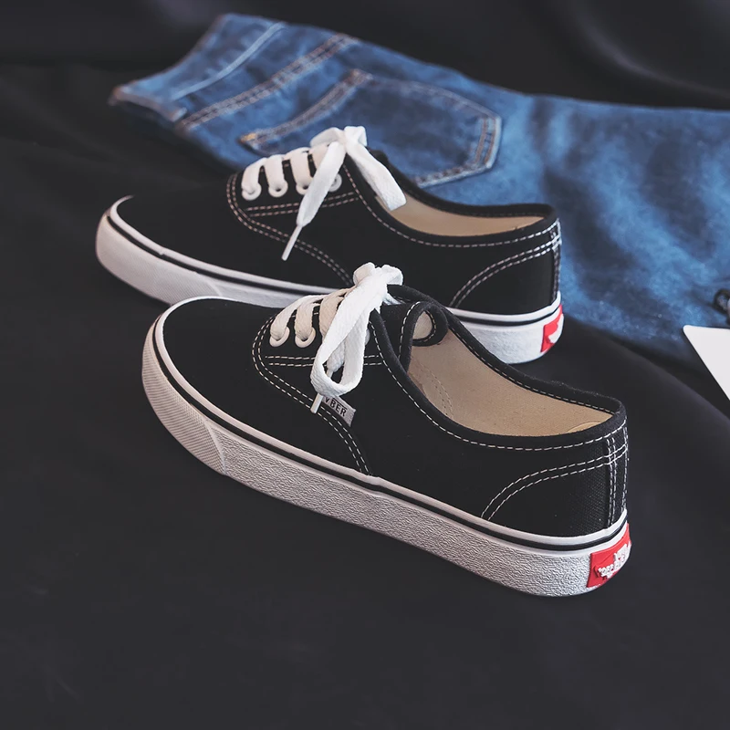 

2019 New Canvas Shoes Women Teenagers Skateboard Shoes Spring Summer Candy Color Street Sneaker All Match Outdoor Footware 35-40
