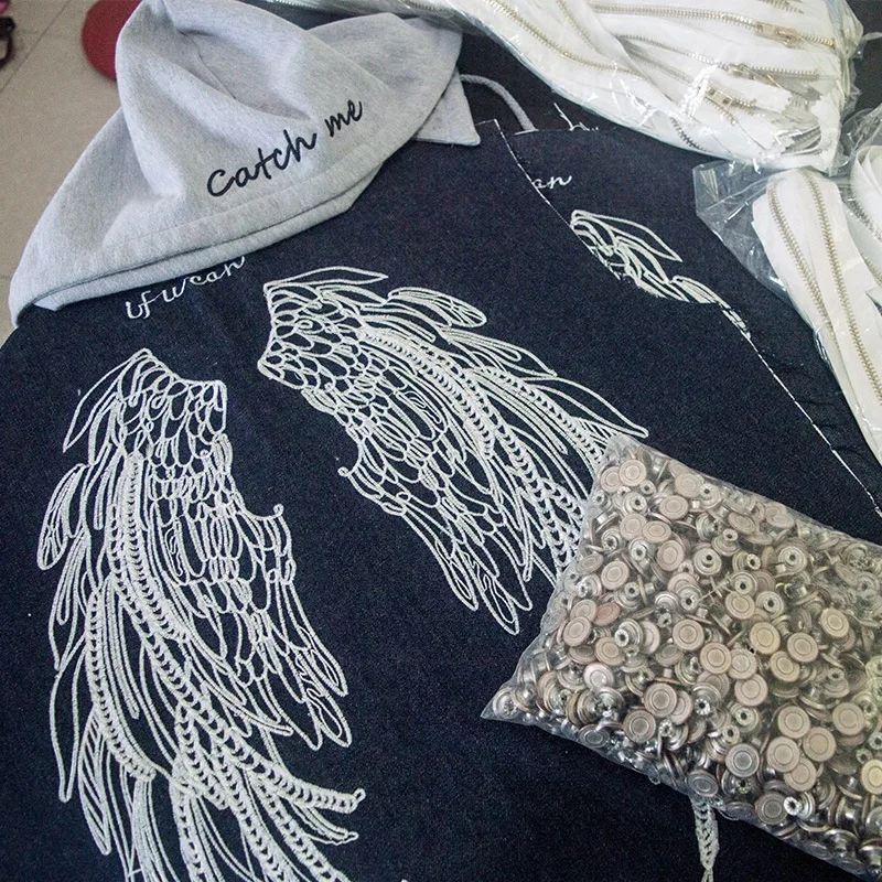 

[Week * yang qing] Couple Clothes Wing Embroidered Jeans Female Spring BF Style Loose-Fit Hooded with Holes Cropped Jacket