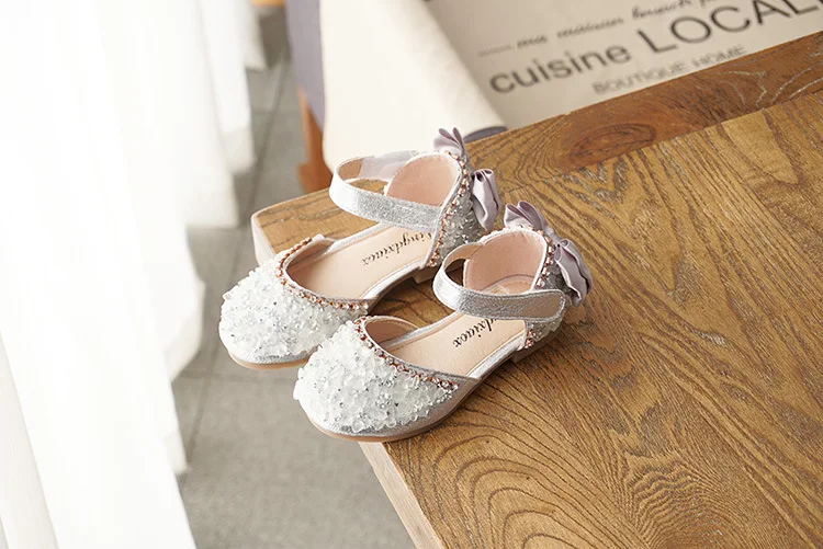 New Kids Leather Shoes Girls Wedding Shoes Children Princess Sandals Sequins Bow Girls Casual Dance Shoes Flat Sandals E462