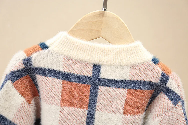 Новинка года; детская одежда; сезон осень-зима Детский свитер пуловер в клетку с круглым вырезом и имитацией двух предметов теплый свитер