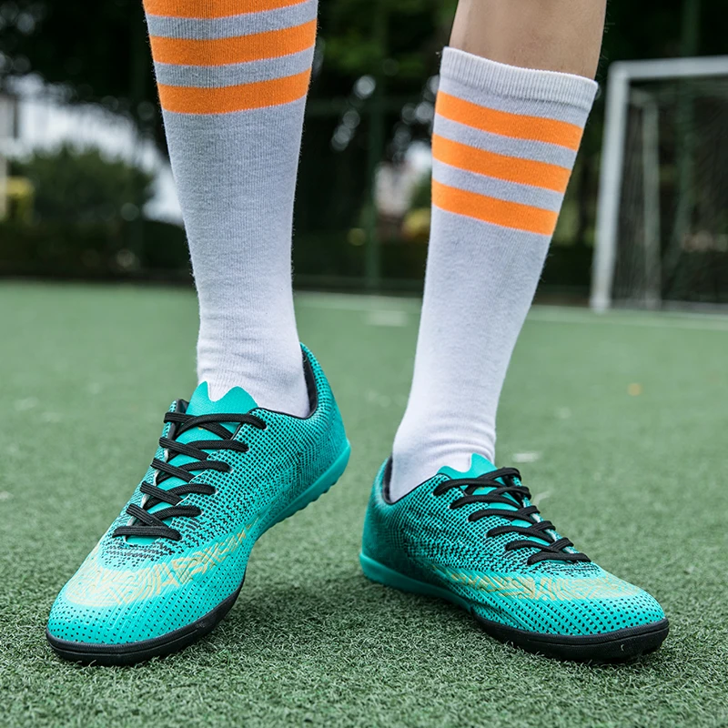 Unisex Men Boys Outdoor Ultralight Soccer Shoes Non-Slip FG/TF Ankle Boots