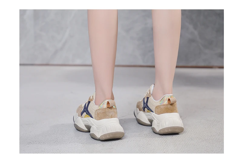 Женские кроссовки на платформе со смайликом и круглым носком; модные повседневные женские кроссовки из дышащей ткани на шнуровке с круглым носком