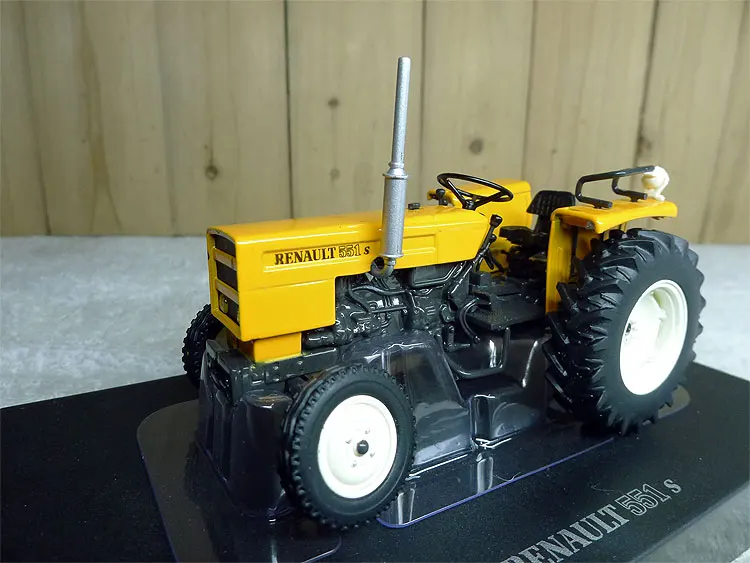 Игрушечный фермерский трактор UH 1:32 5338 reanulт 551 S Литые металлические модели