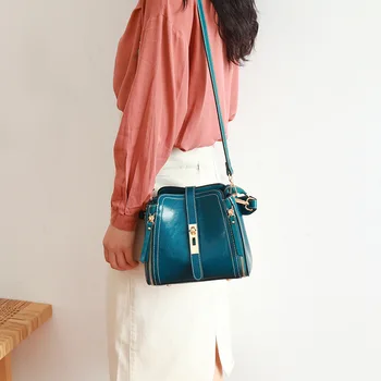 

Bag 2020 season single shoulder messenger bag first layer cowhide bag bucket bag