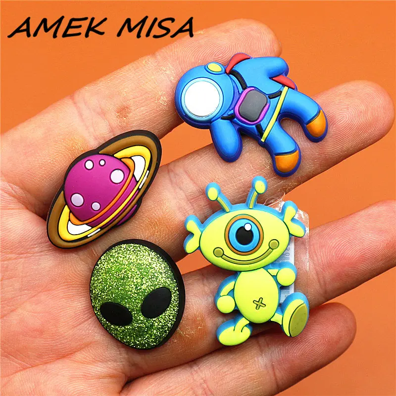 Novel Single Sale Alien Shoe Charms Accessori Cartoon Astronaut/Pluto Garden Shoe Decoration Fit Kids X-Mas Gifts
