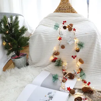 

Christmas Lights Fairy Lights Wreath with Lights Flower Berries Festive Party Family Birthday Home Decor Battery Powered YU-Home