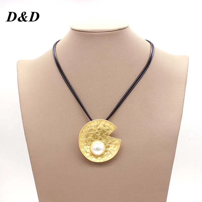 

2019 Punk Black PU Leather Handmade Wire Drawing Round Square Long Necklace Pendant for Women Unisex Statement Bijoux