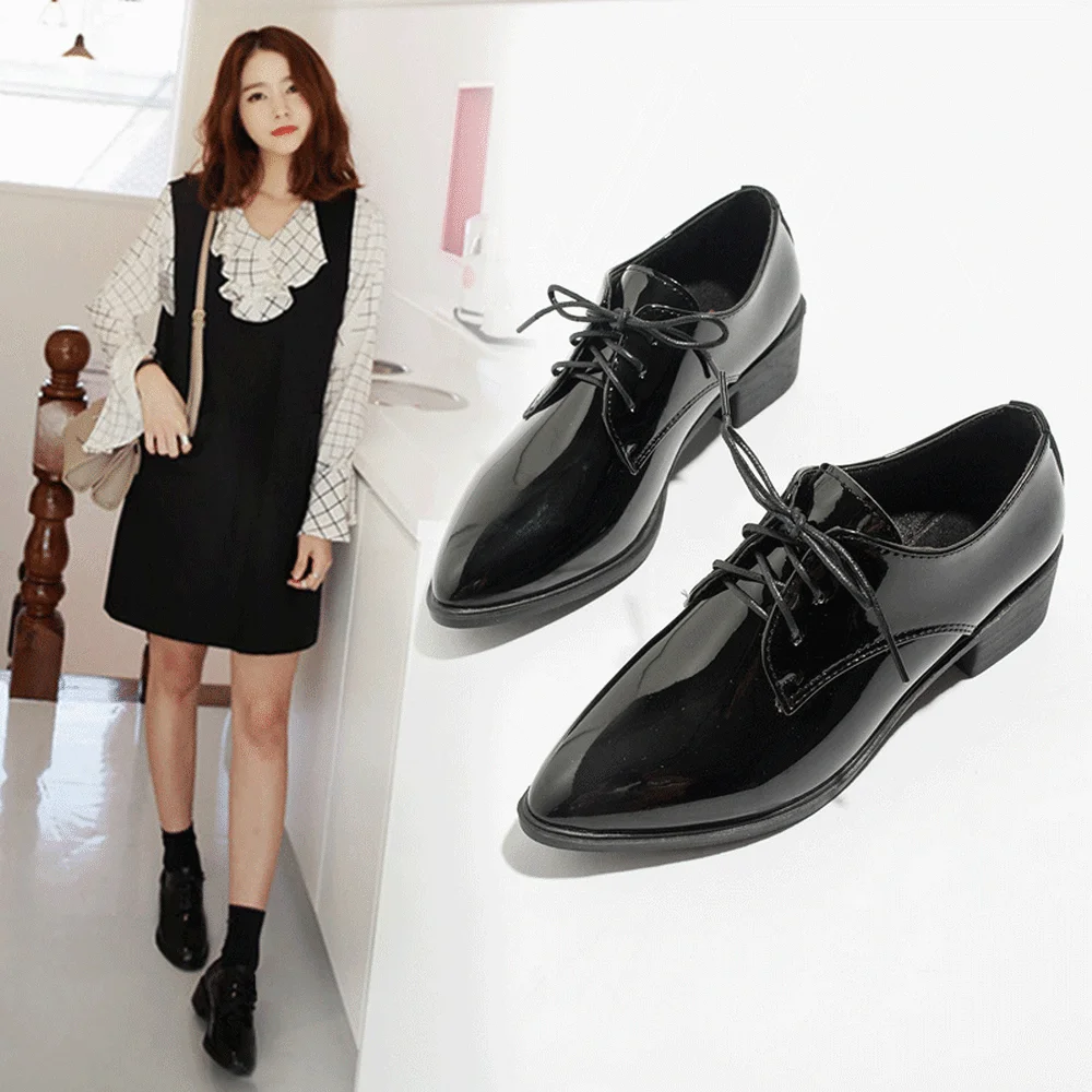 

European and American style 2019 Women's autumn new pointed thick with single shoes British wind small shoes women work black