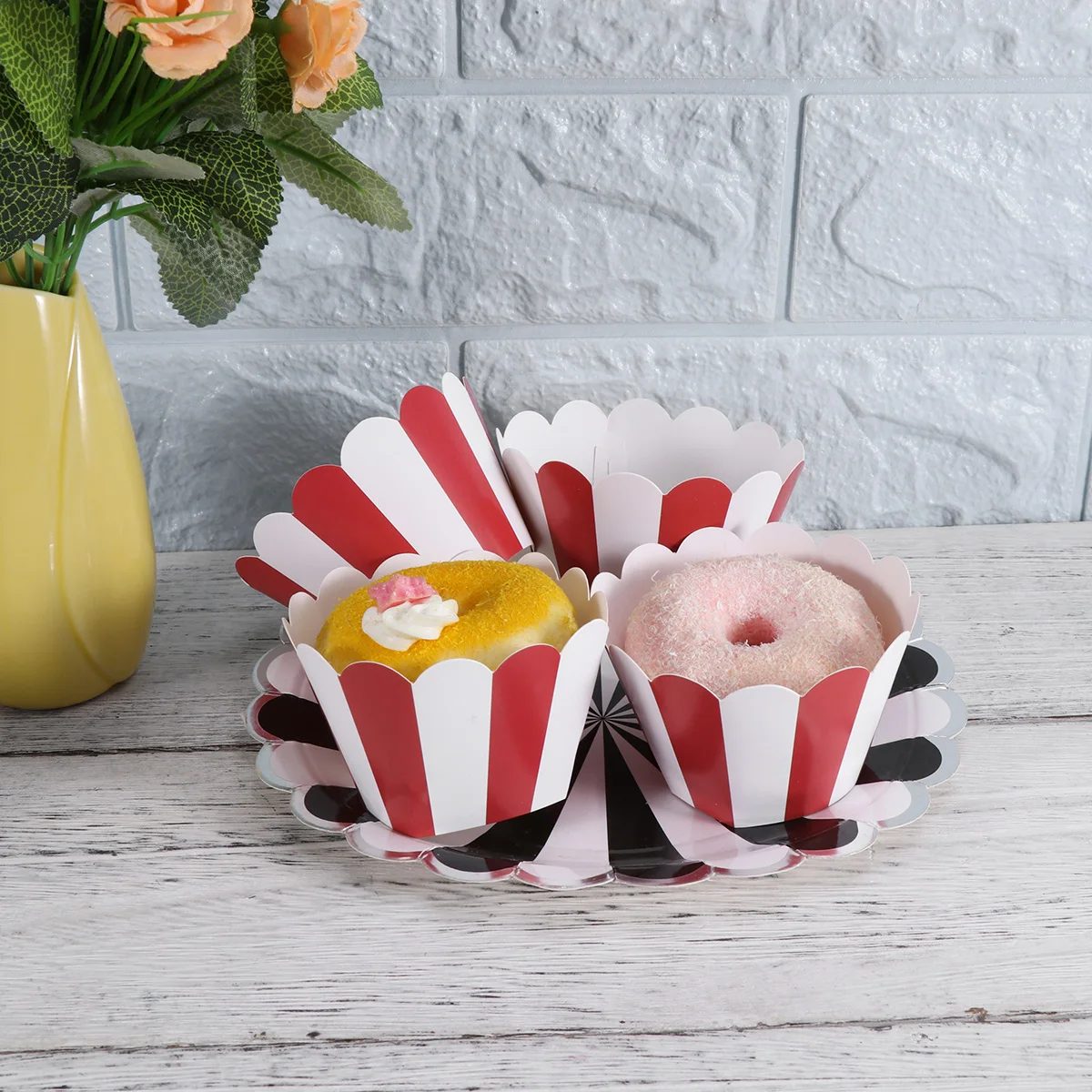 

24pcs Cupcake Wrappers Red Striped Decorative Cupcake Liner Muffin Cups Paper Wrap Cake Holder Cups For Wedding Birthday Party