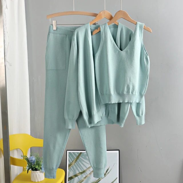 스타일리시한 여성용 가디건 운동복 세트