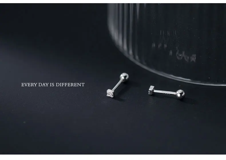 La Monada Geometrie Quadratische Ohrstecker 925 Sterling Silber 925 Kleine Silberohrringe für Frauen Silber durchbohrt Mädchen Schraubenmutter – Detail 3