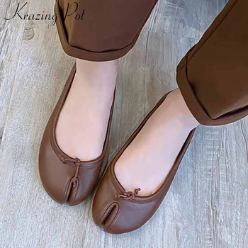 

Krazing pot Internet star popular genuine leather flat with shoes fashion split toe grandmother shoes slip on women shoes L03