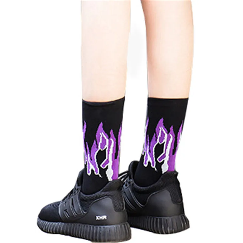 Классные носки для женщин Blakc с огненным принтом, дышащие, средние, хлопковые, хипстерские, персональные, уличные, сохраняющие тепло, женские носки