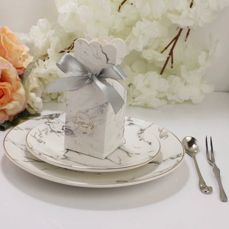 

Set Of 50pcs Floral Wedding Favour Cake Candy Gift Box Bags Engagement Party
