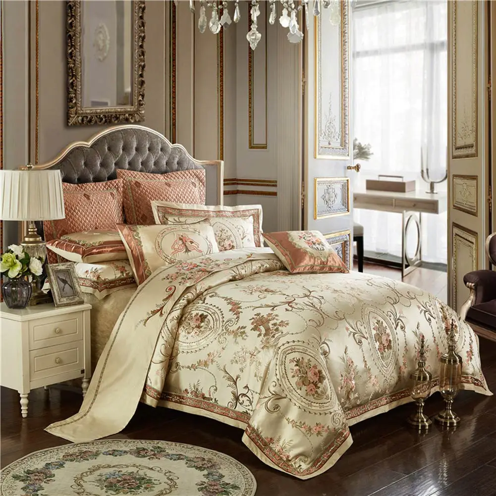 Королевский в постели это. Королевский в постели это. Королевская синяя кровать. Королевское постельное. Шикарная кровать королевская.