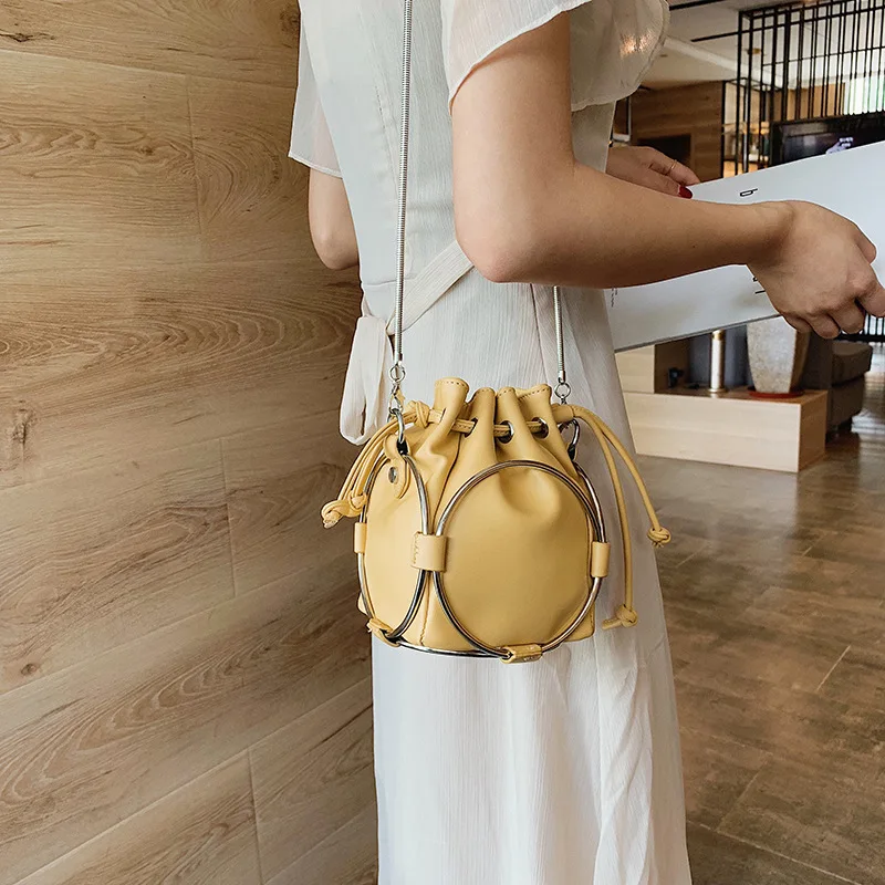 

Fashion Circular Ring Drawstring Bucket Bag Women's New Arrival 2019 New Style Circular Ring Solid Color Versatile Casual Crossb