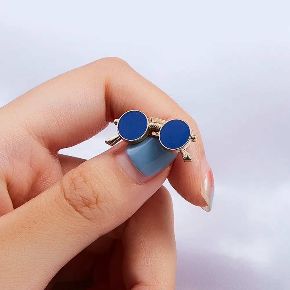 Fashion Glasses Sunglasses Frame Openwork Scissor Badge Small Brooch Pin Suit Dress Shirt Collar Women Men Clothing Accessories