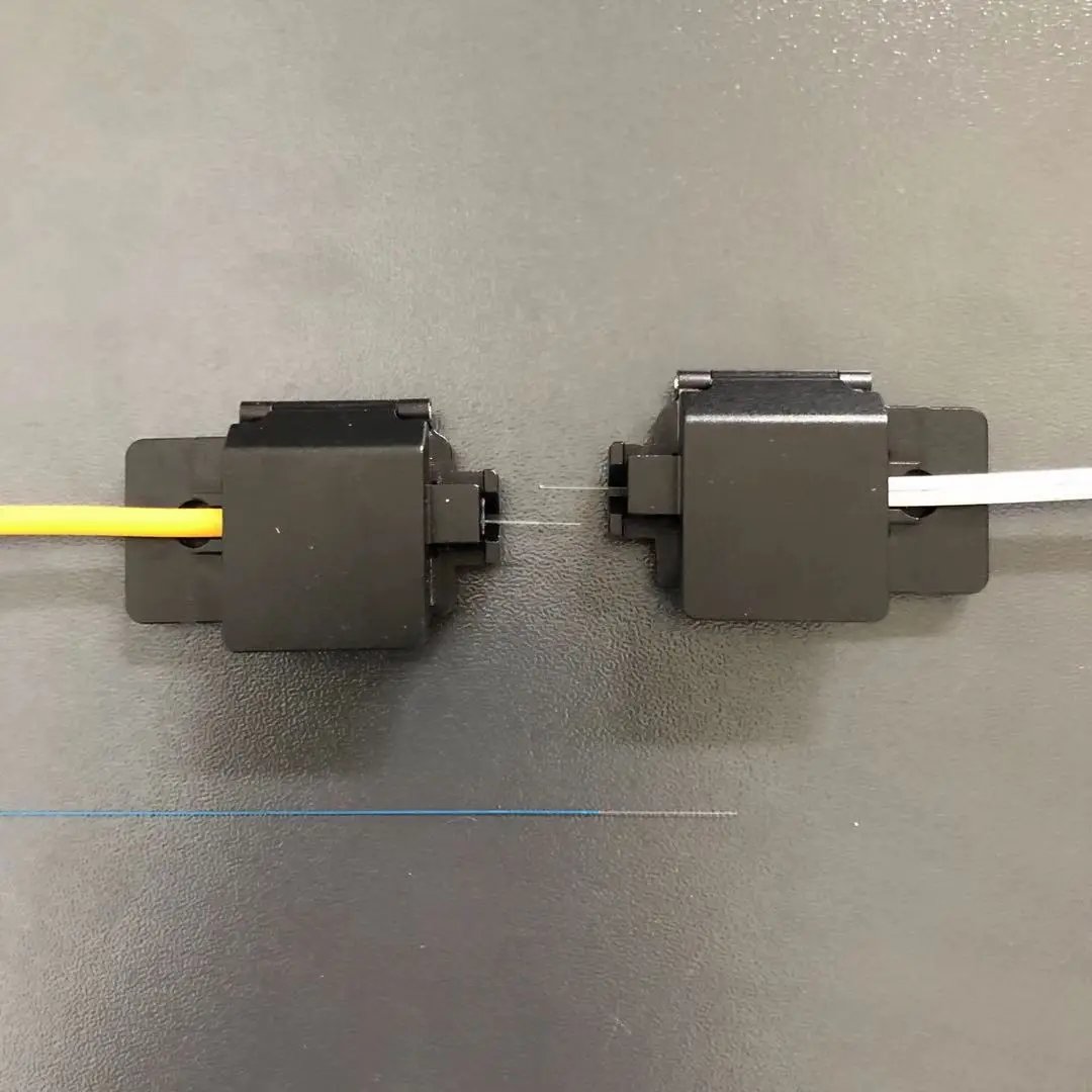 MADE IN CHINA  T-71C T-81C Z1C 400S 600C Z2C Q101 Q102 Fiber Fusion Splicer 250um 900um FTTH 3-in-1 Fiber Holder