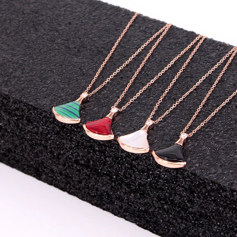 

Classic Brand Jewelry Small Skirt Necklace High Quality Curved Fan Skirt Titanium Steel Woman Necklace Wholesale
