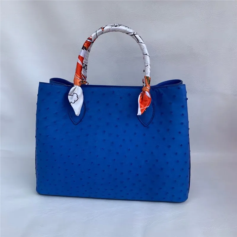 Рисунок 2 - Женская сумка-тоут из натуральной кожи страуса