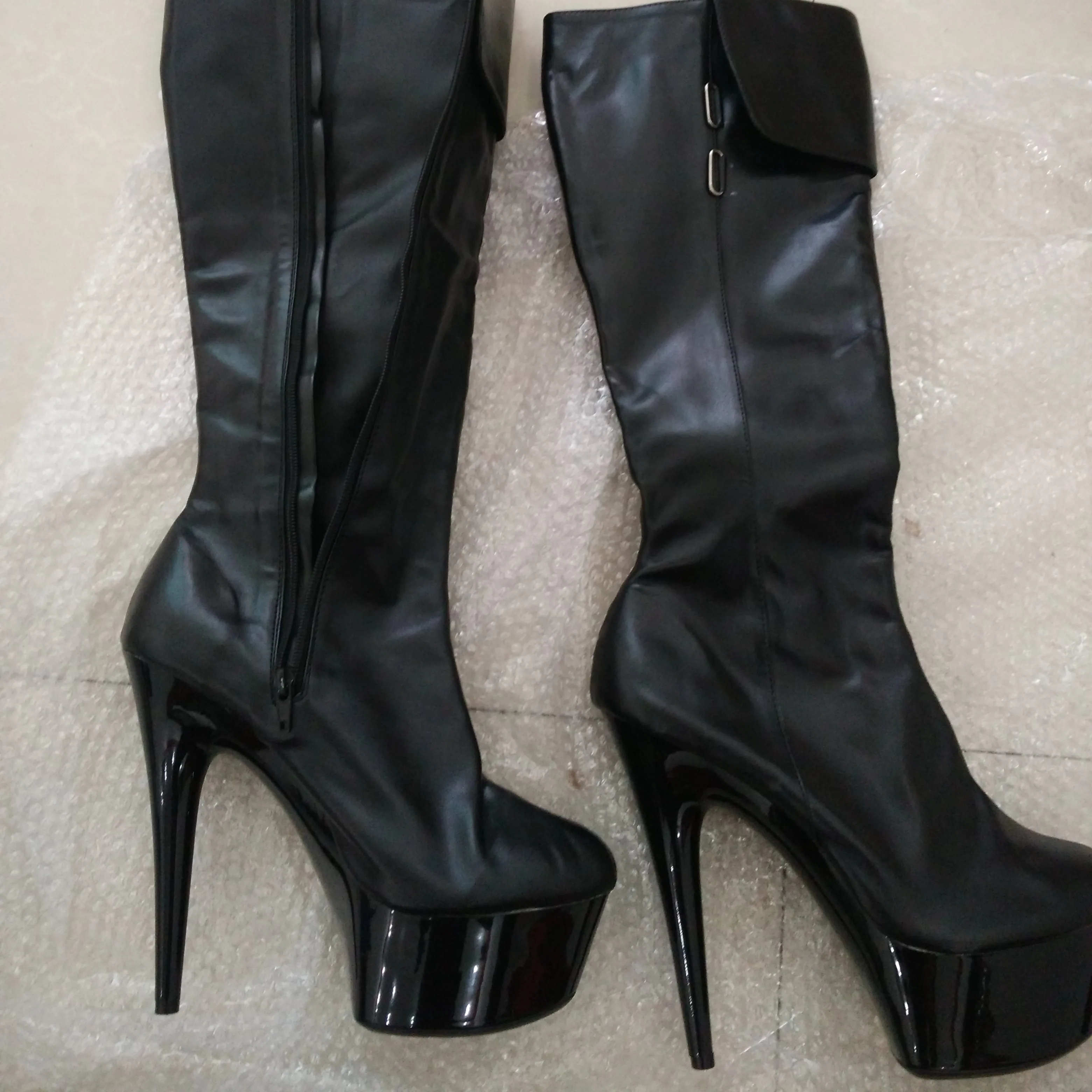 Super high heel 15cm boots, ladies platform shoes with double buckle in the middle, sexy model and knee high heels of 6in