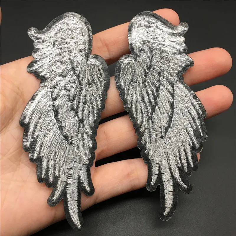 2PCS 천사 날개 크기: 3.8x9.4cm 의류에 대 한 패치에 철 수 놓은 스트라이프 자 켓 스티커 DIY 배지 바느질 의류 Applique