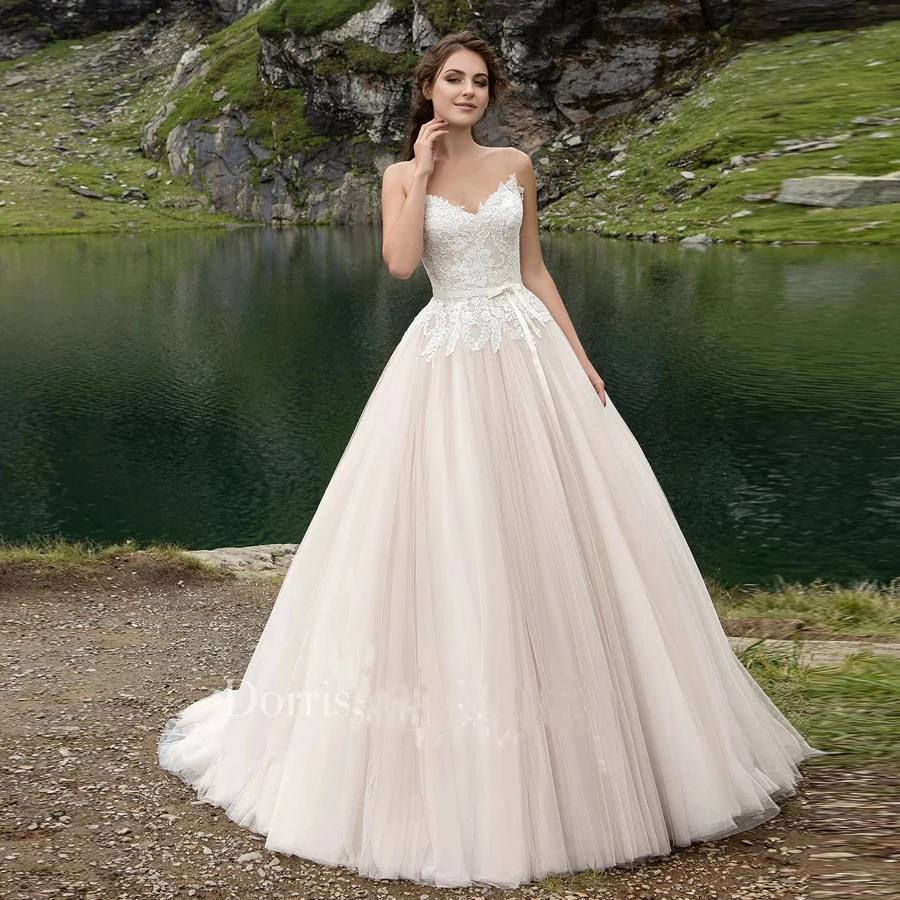 

Pretty V-neck Neckline Sleeveless Tulle A-line Wedding Dress with Lace Applique Bow Belt Backless Lace-up Sweep Bridal Dress