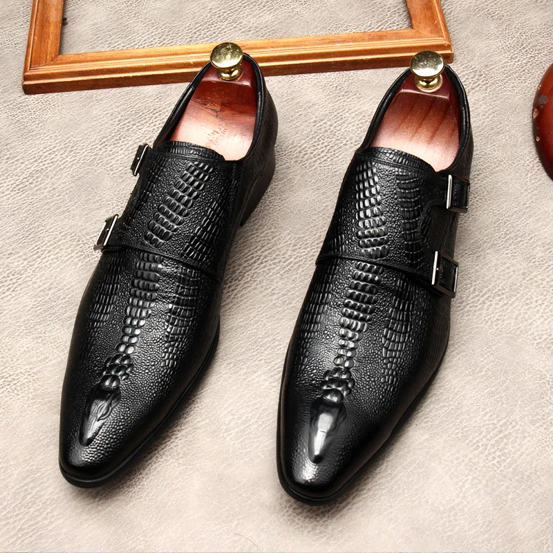 Formal shoes man, English style pointed, cowhide build. Embossed alligator, Tuxedo, wedding, size 46