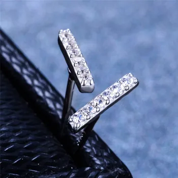 

Minimalist Ladies Geometric Earrings With Zircon Fashion Love Wedding Earrings Classic Sterling Silver Stud Earrings For Women