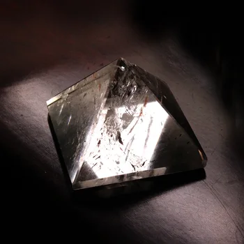 

Natural White Crystal Pyramid Ornament Energy Crystal Energy Generator Home Furnishing