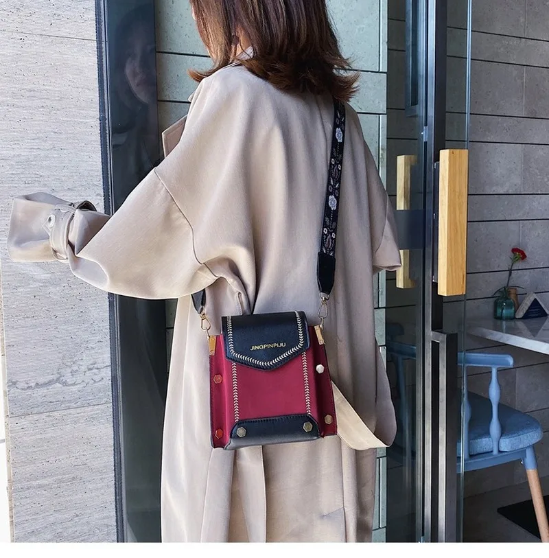 

Women's shoulder bag slant straddle bag small bag 2020 new fashion mobile phone bag versatile rivet bag small square bag